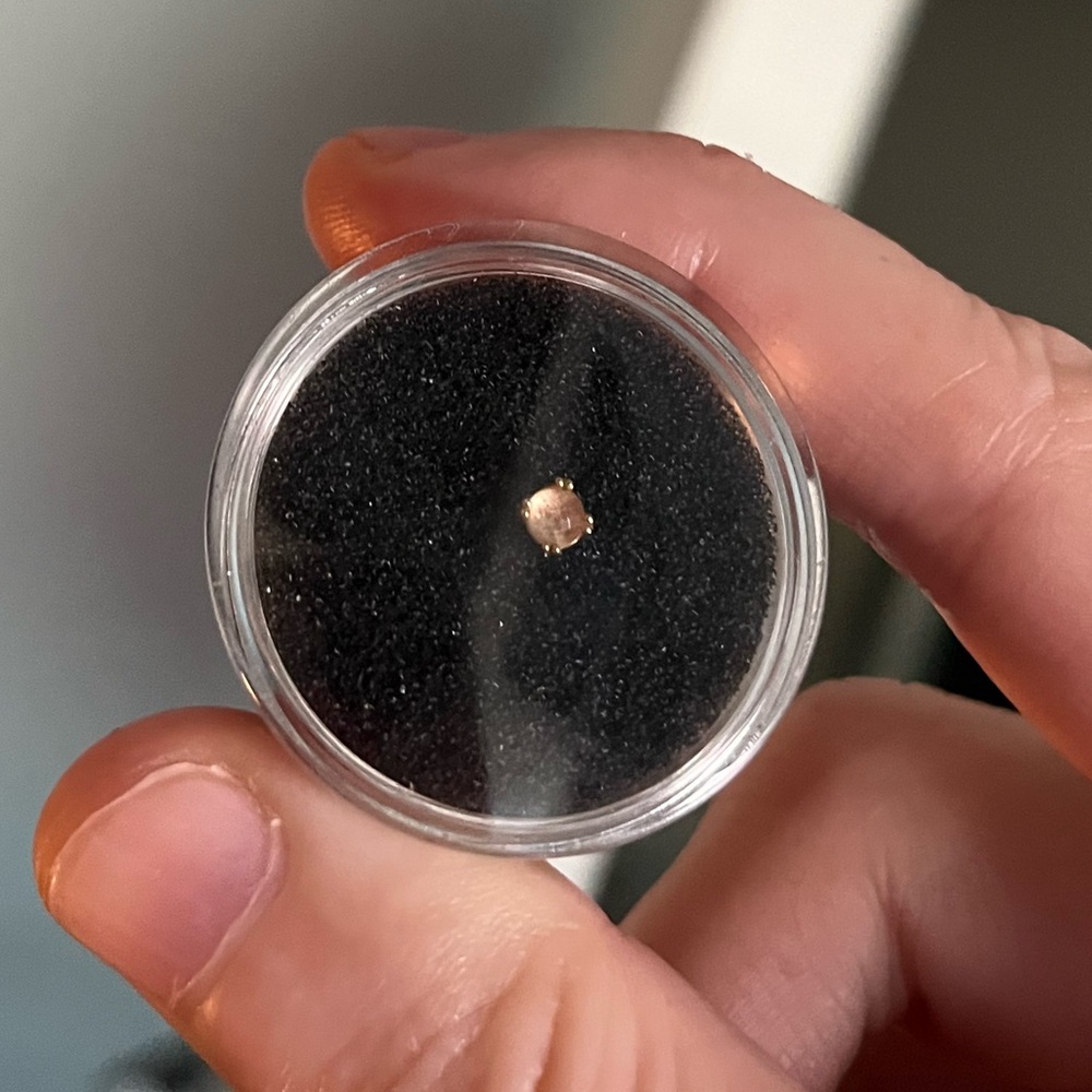 New BVLA threadless cab prong end w rose cut Oregon sunstone in yellow gold🥰🥰